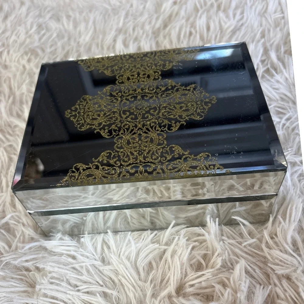 Tahari Beveled Mirrored Jewelry Box Decorative Trinket Gold Pattern‎